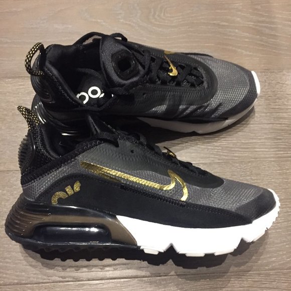 Nike Air Max 2090 Women's Sneakers - NWOT - Picture 2 of 8